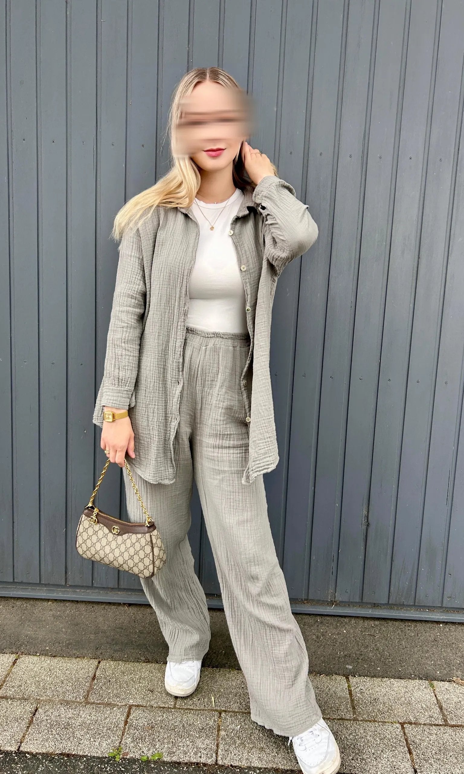 Grauer Musselin-Zweiteiler aus 100% Baumwolle mit weiter Hose und Overshirt, Modest Fashion, Vorderansicht