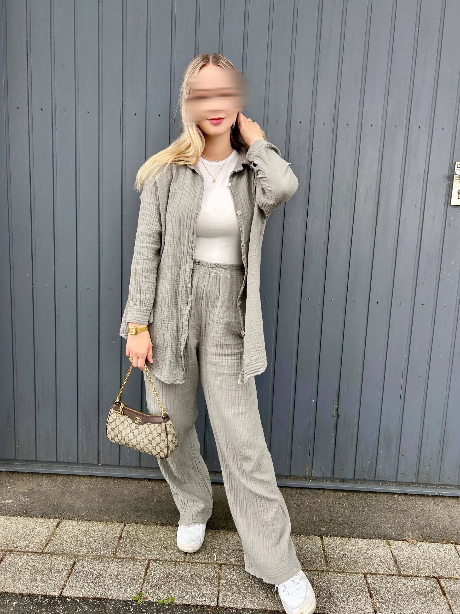 Grauer Musselin-Zweiteiler aus 100% Baumwolle mit weiter Hose und Overshirt, Modest Fashion, Vorderansicht