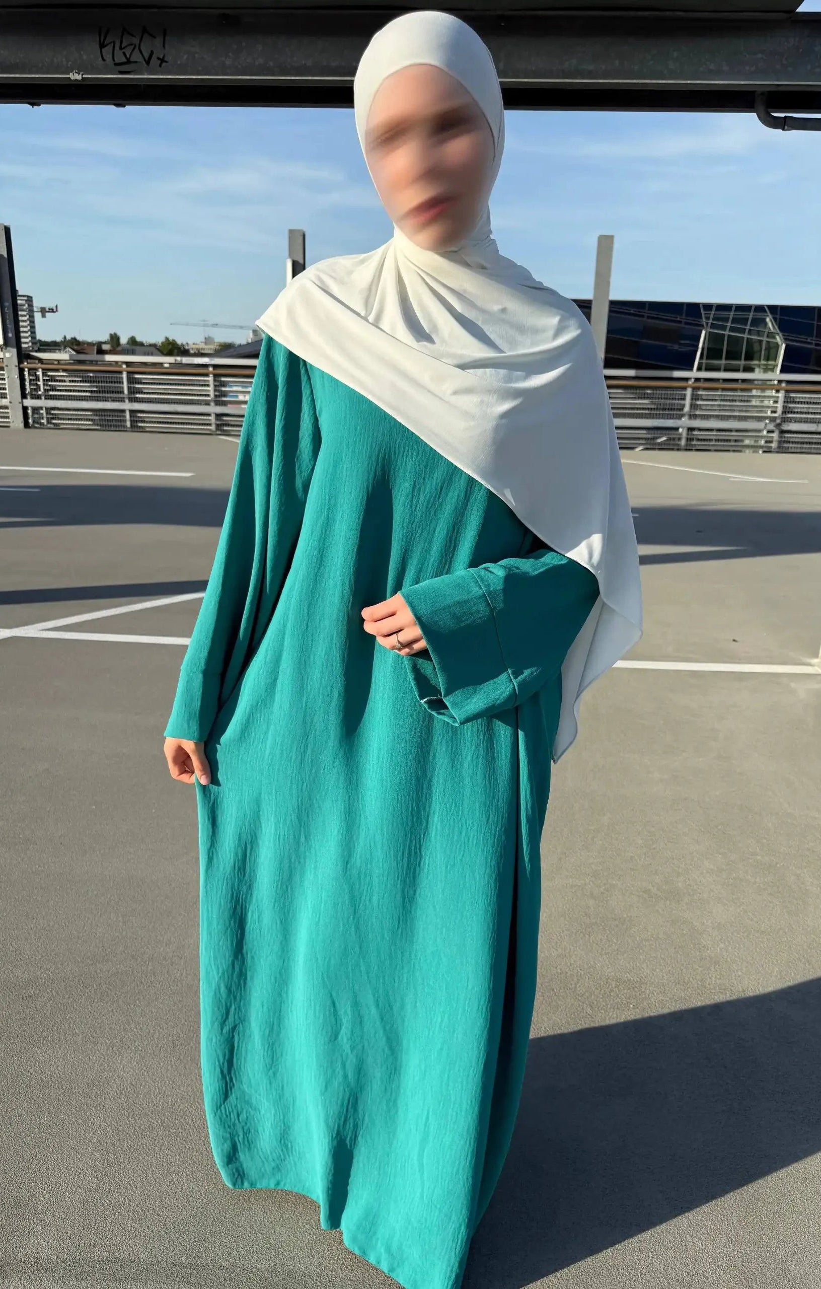 bodenlange abaya aus jazz-stoff, fließender fall, frontansicht