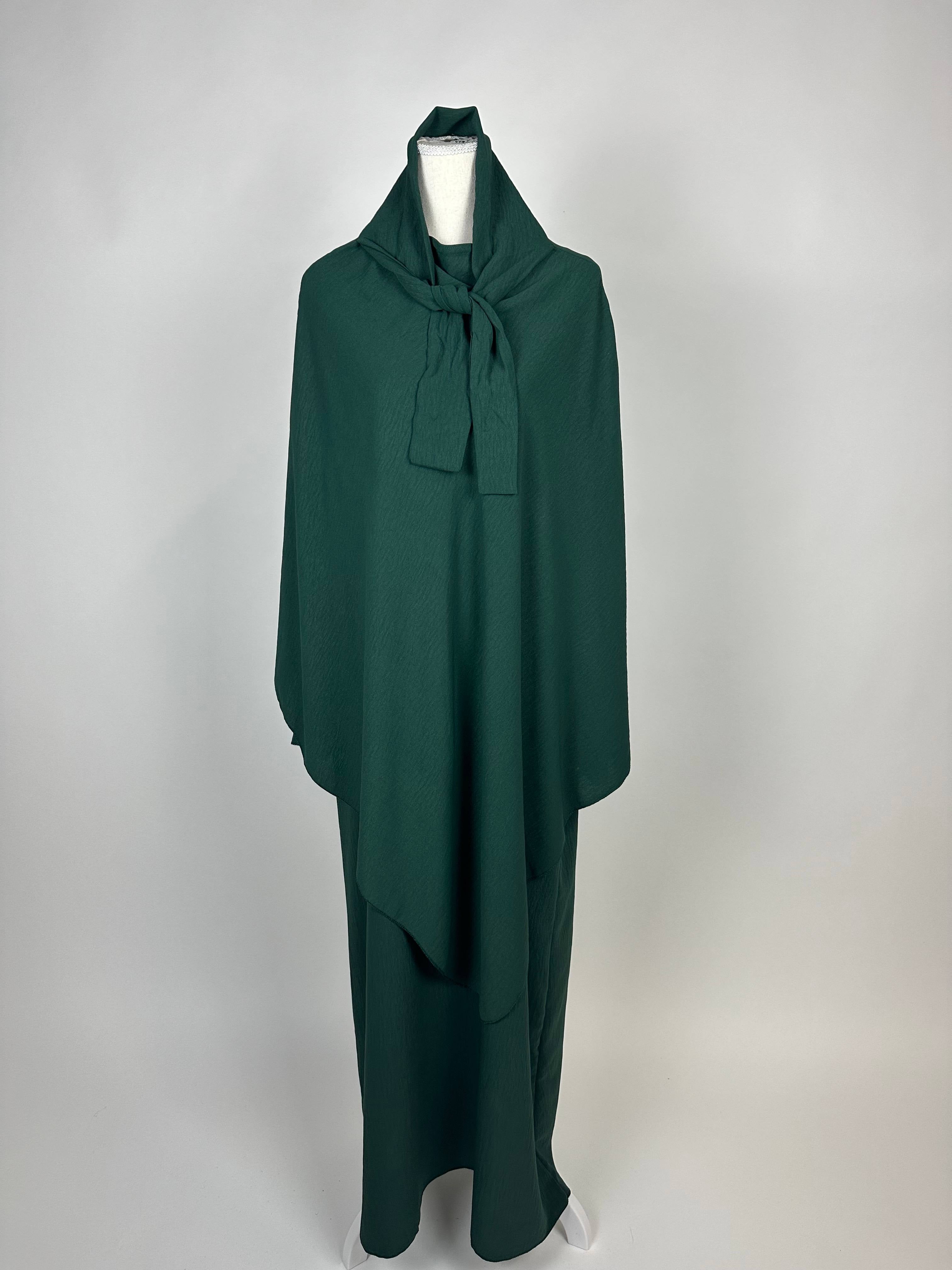 abaya und khimar in dunkelgrün aus jazz-stoff, fließend weit, frontansicht