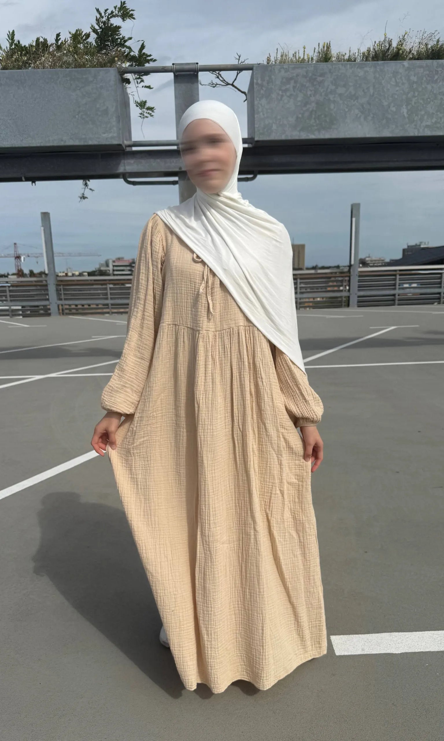 maxikleid aus 100% baumwolle (musselin) mit crinkle-struktur, 1,45 m lang, lockerer schnitt