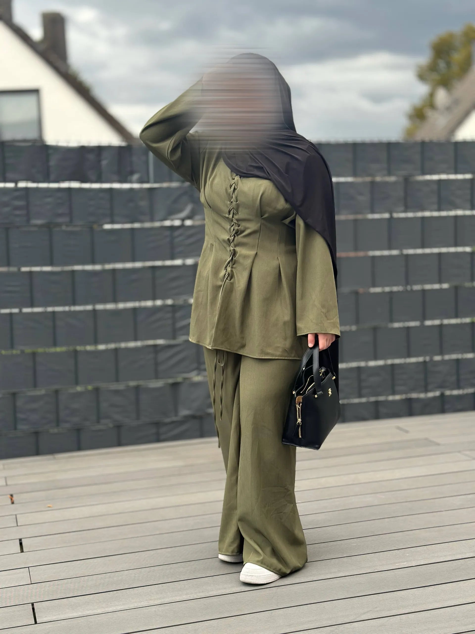 zwei-teiler mit hose polyester-elastan herbst-geeignet schnürung vorne und am rücken einheitsgröße 32-40 vorderansicht