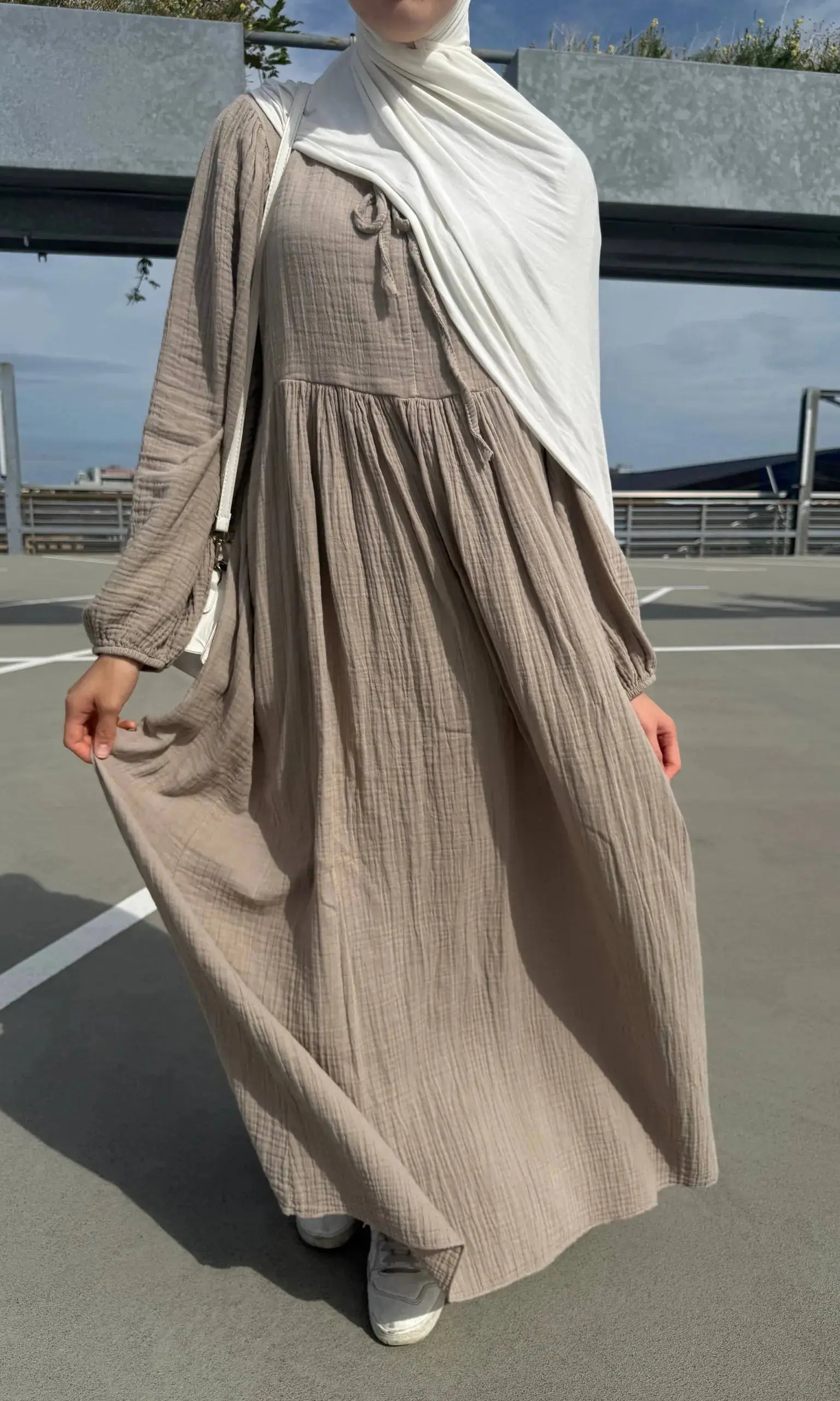 maxikleid aus musselin (100% baumwolle), crinkle-struktur, frontansicht