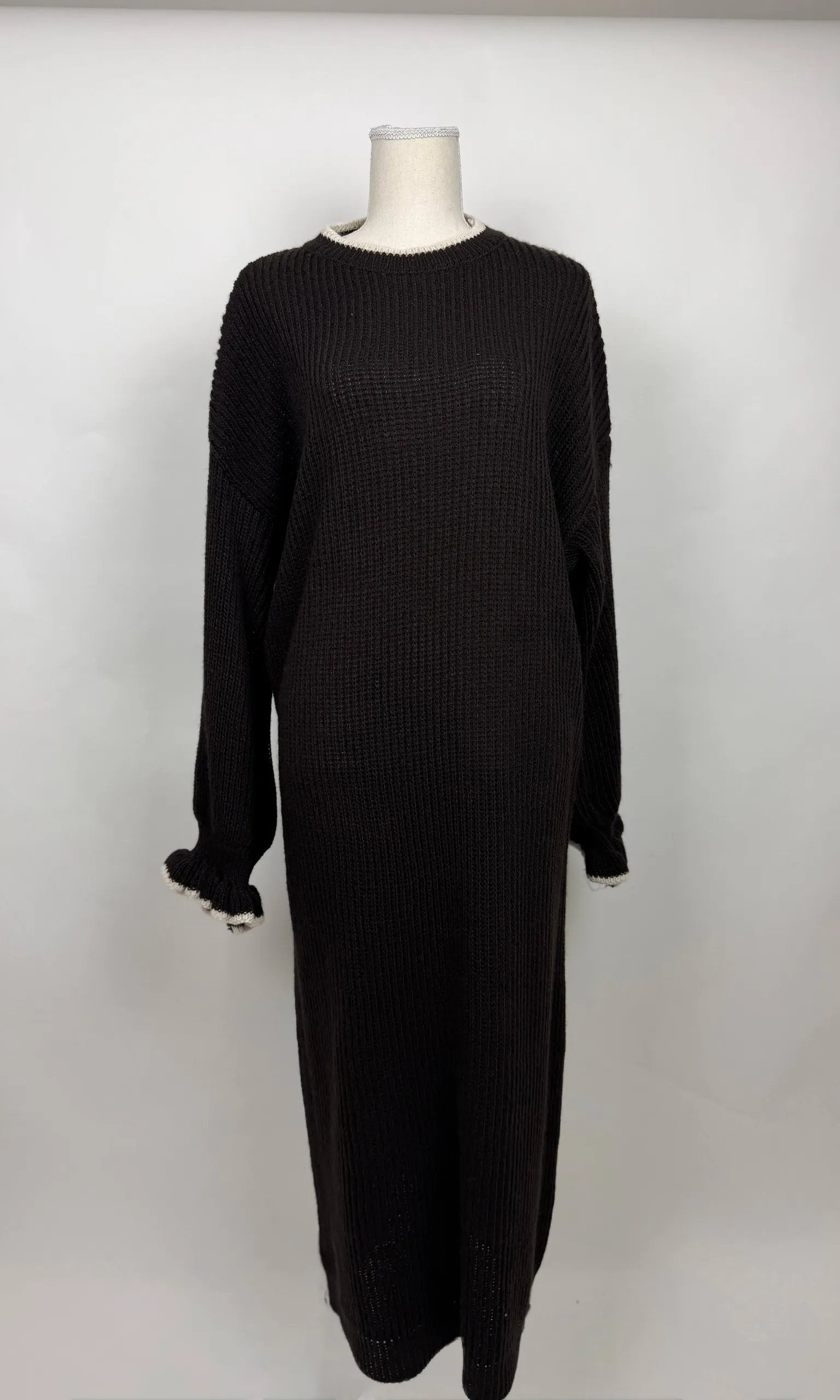 strickkleid aus 100% acryl, 1,35 m lang, one size 34–44