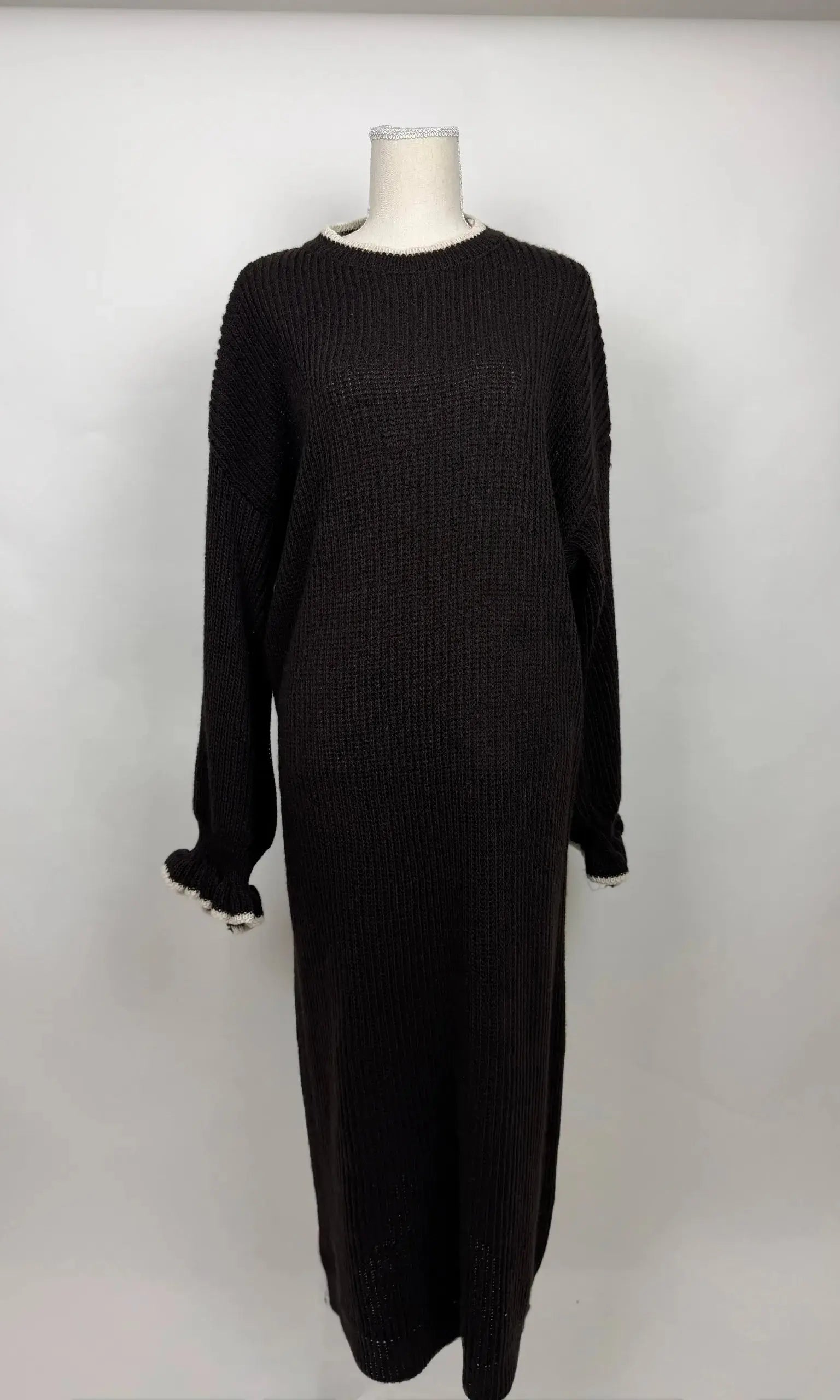 strickkleid aus 100% acryl, 1,35 m lang, one size 34–44