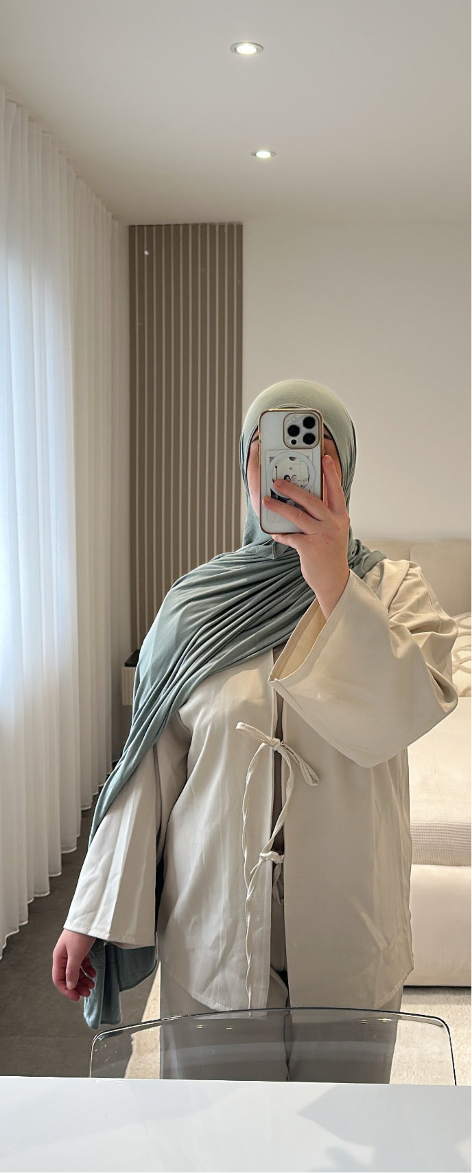 zweiteiler oberteil aus viscose/polyester/elastan-stoff mit schnüren, hose frontansicht