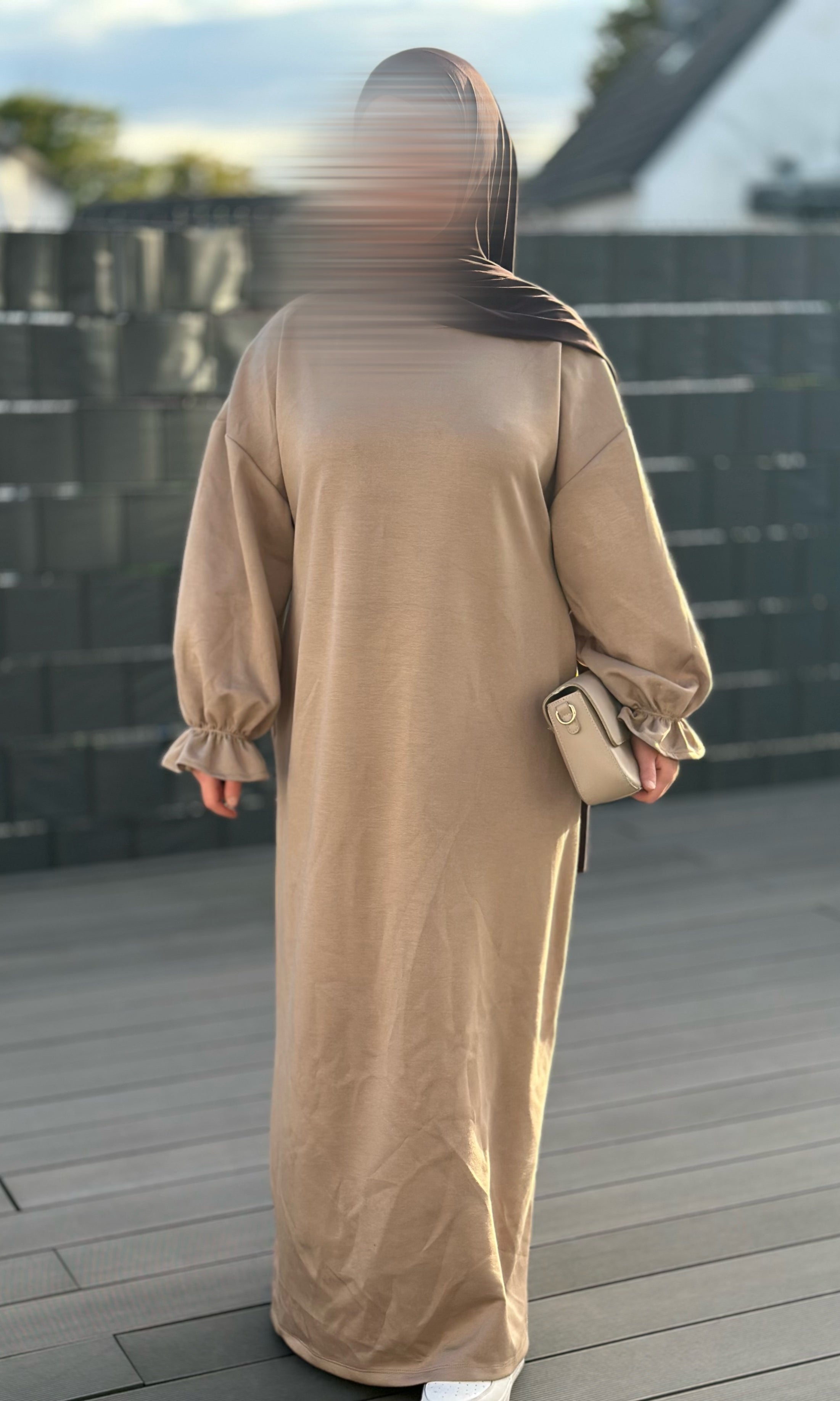 abaya mit rüschen, polyester/viskose/elastan, integrierte hosentaschen, einheitsgröße 34-44, 1,45 m länge, frontansicht