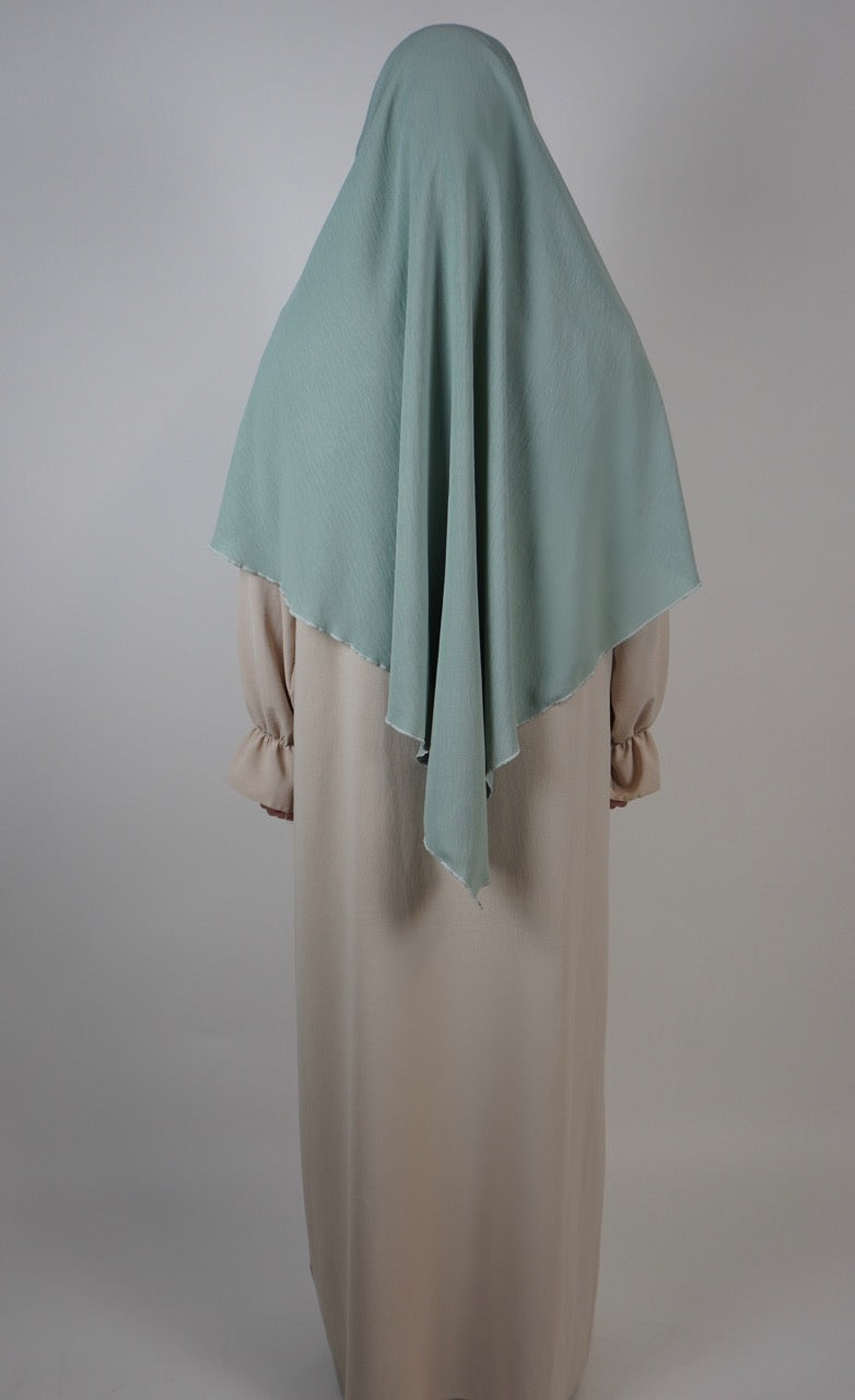 einlagiger khimar mintgrün mit spitz zulaufendem saum, rückenansicht