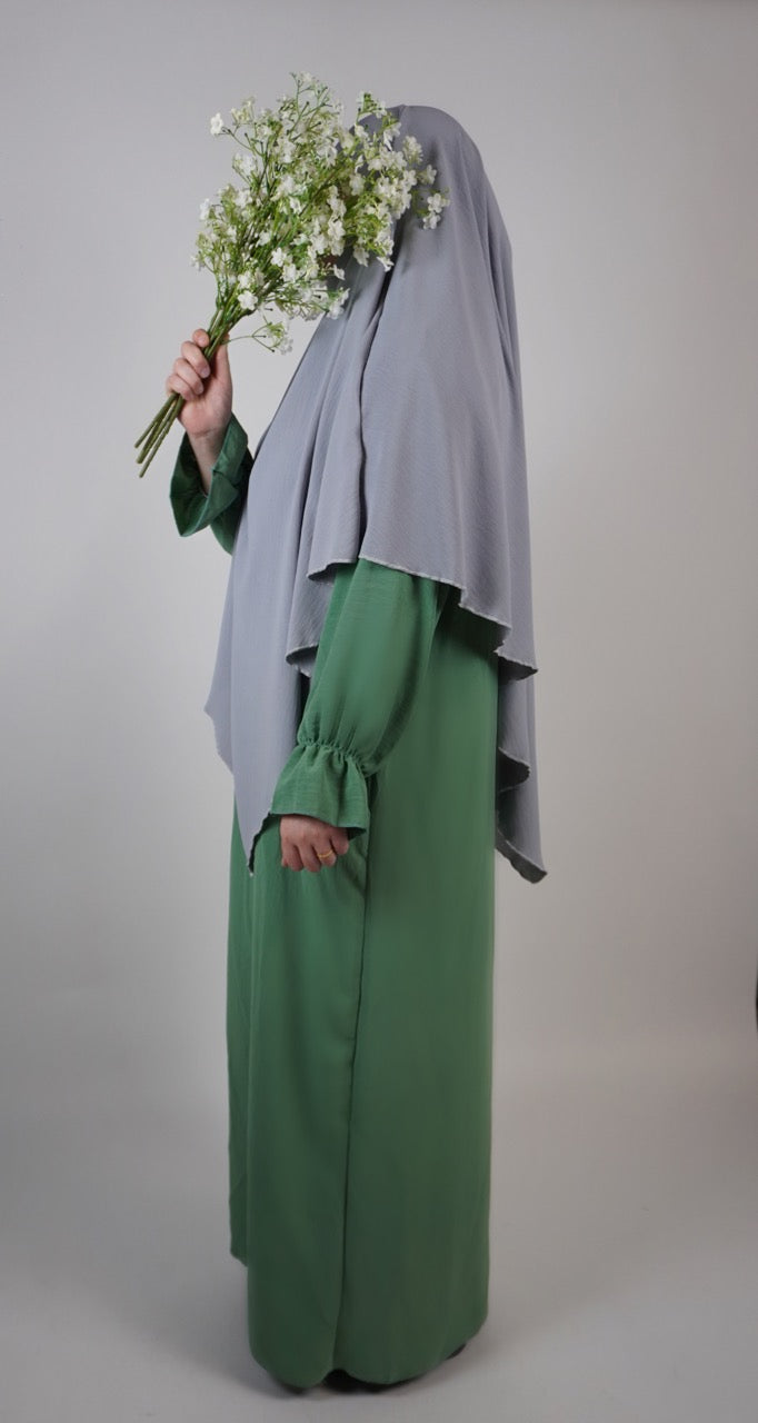 abaya aus jazz-stoff in grün mit rüschenärmeln, seitenansicht
