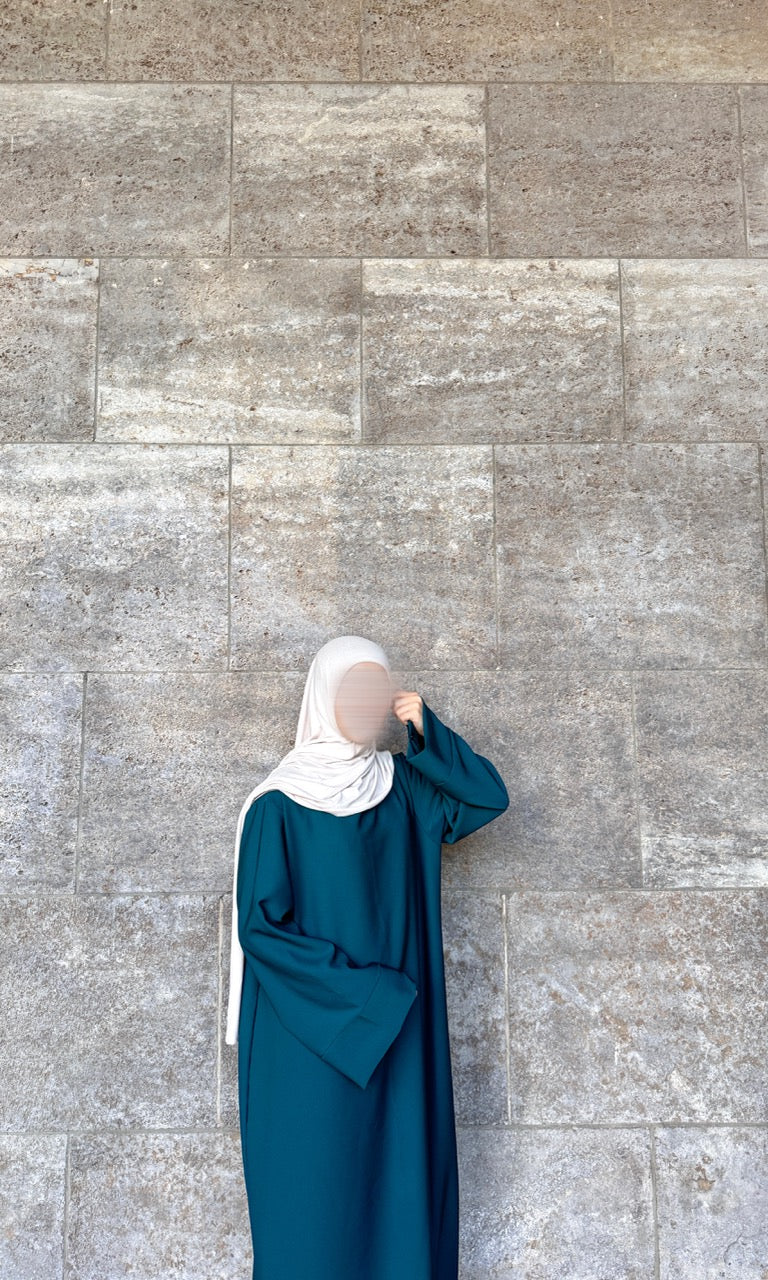petrolfarbene abaya aus polyester, oversized mit weiten Ärmeln, bodenlang, frontansicht