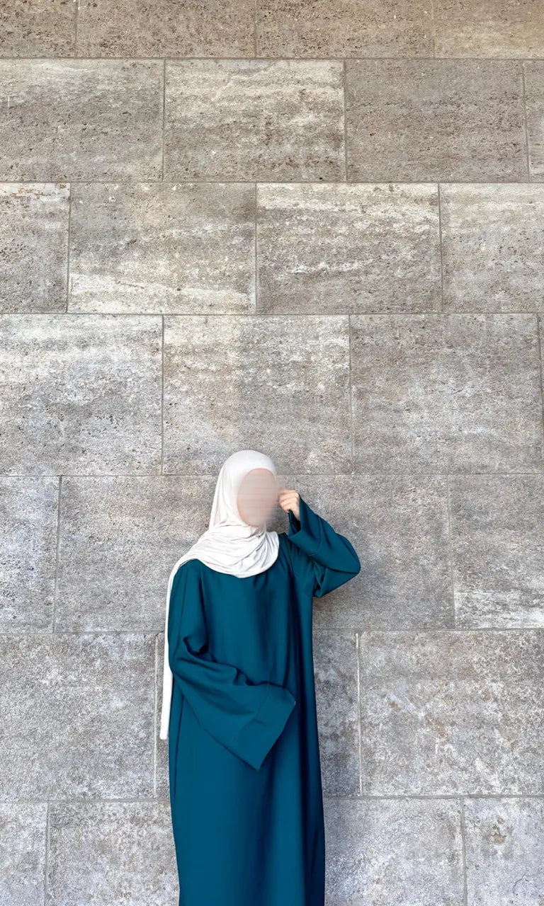 petrolfarbene abaya aus polyester, oversized mit weiten Ärmeln, bodenlang, frontansicht