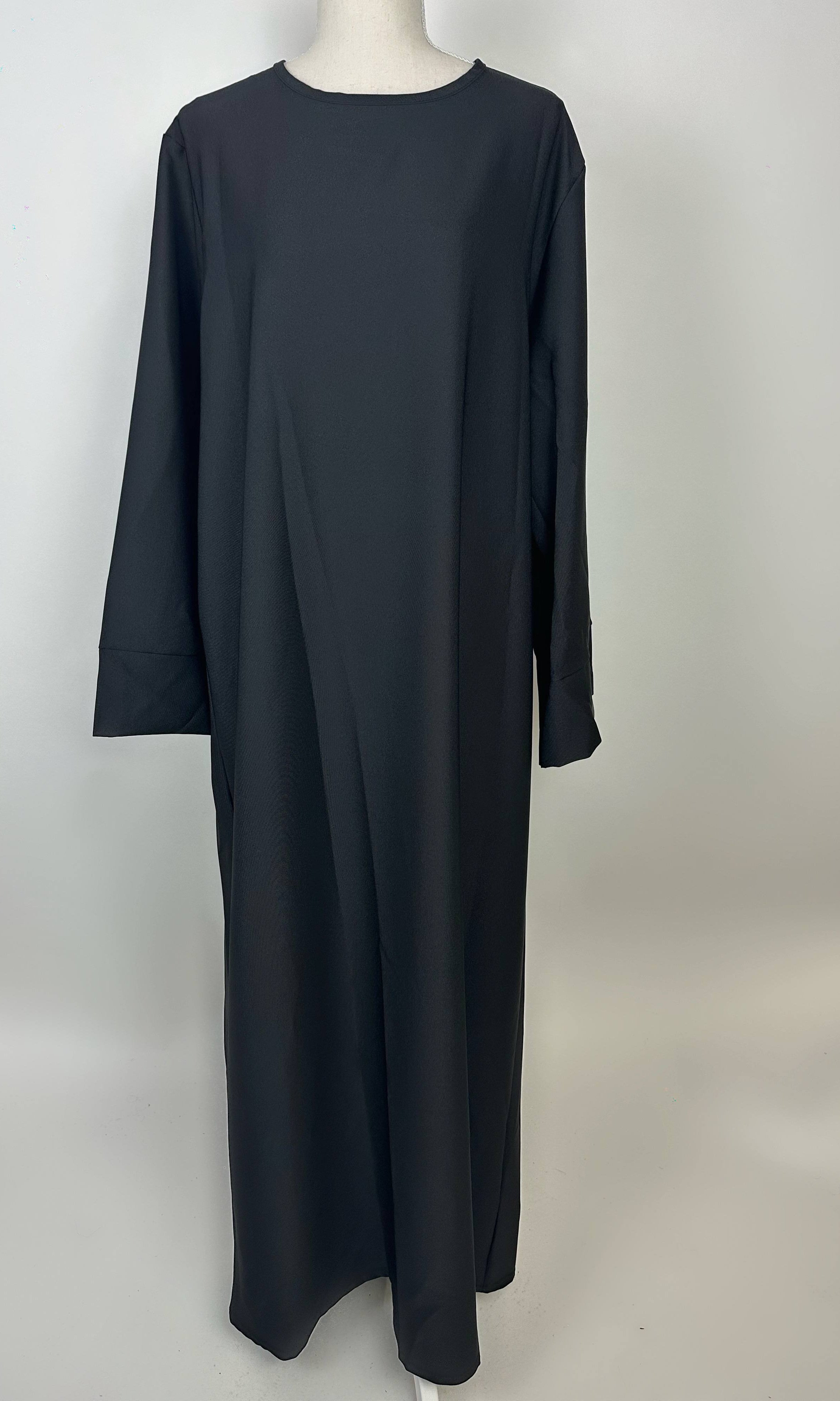 schwarze abaya aus polyester, rundhalsausschnitt, lange ärmel, locker geschnitten, frontansicht