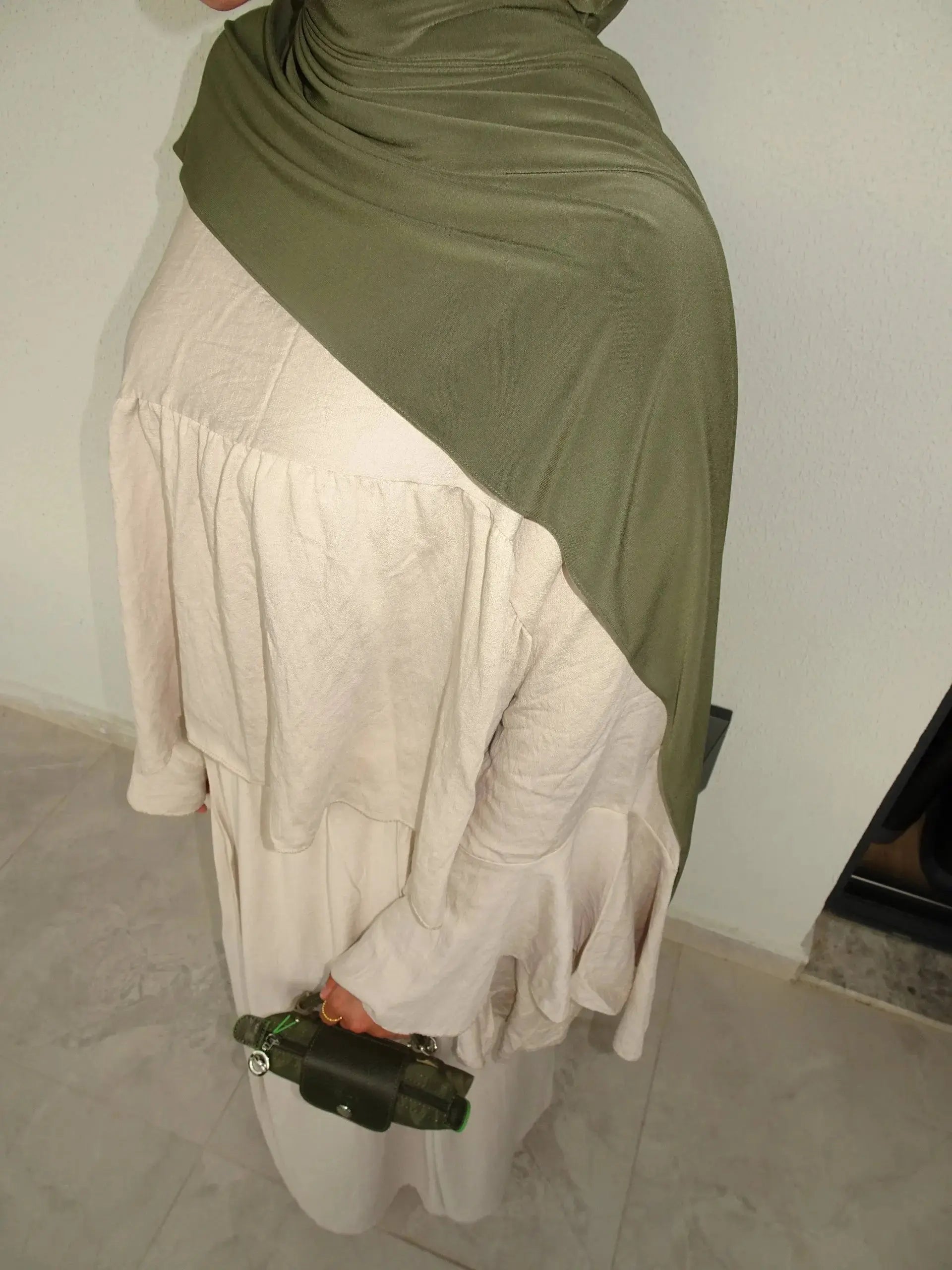 Zweiteiler Liya viskose/polyester, oberteil 60 cm, rock 100 cm, einheitsgröße 34–46, Frontansicht