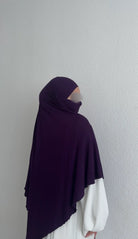 Jersey Khimar dunkelviolett (95% Viskose, 5% Elastan), seitliche Rückenansicht.