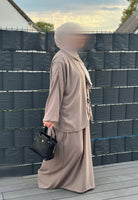 schleifenset mit unterkleid in taupe, fließender jersey, langarm, bindebänder vorn, seitliche ansicht