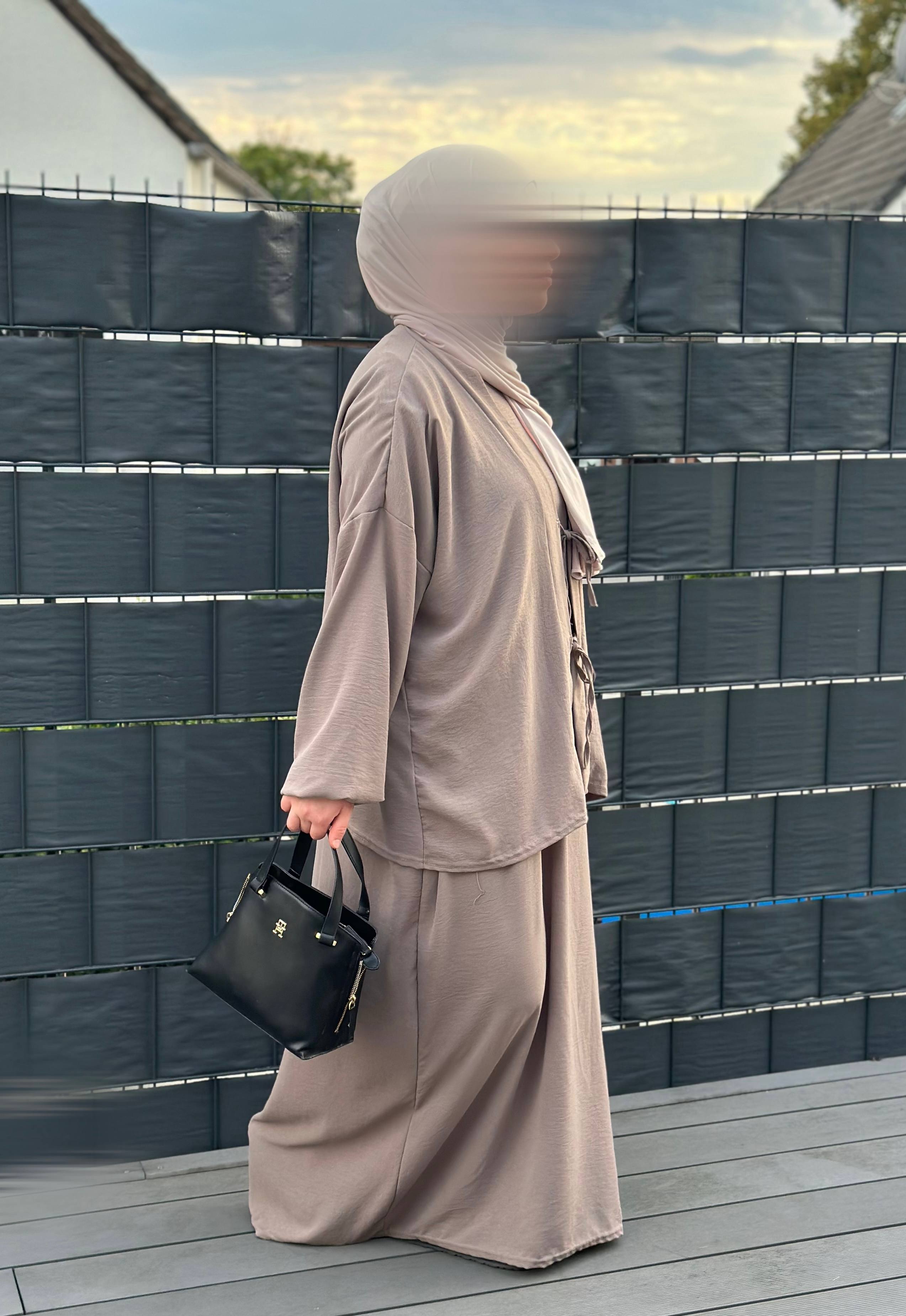 schleifenset mit unterkleid in taupe, fließender jersey, langarm, bindebänder vorn, seitliche ansicht