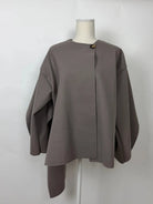 kurzes cape mit schal aus polyester, frontansicht