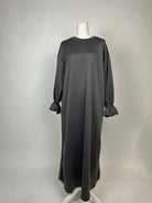 rüschen-abaya aus viskosemix mit integrierten taschen, frontansicht