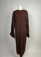 langes strickkleid aus 100% polyester, 1,35 m länge