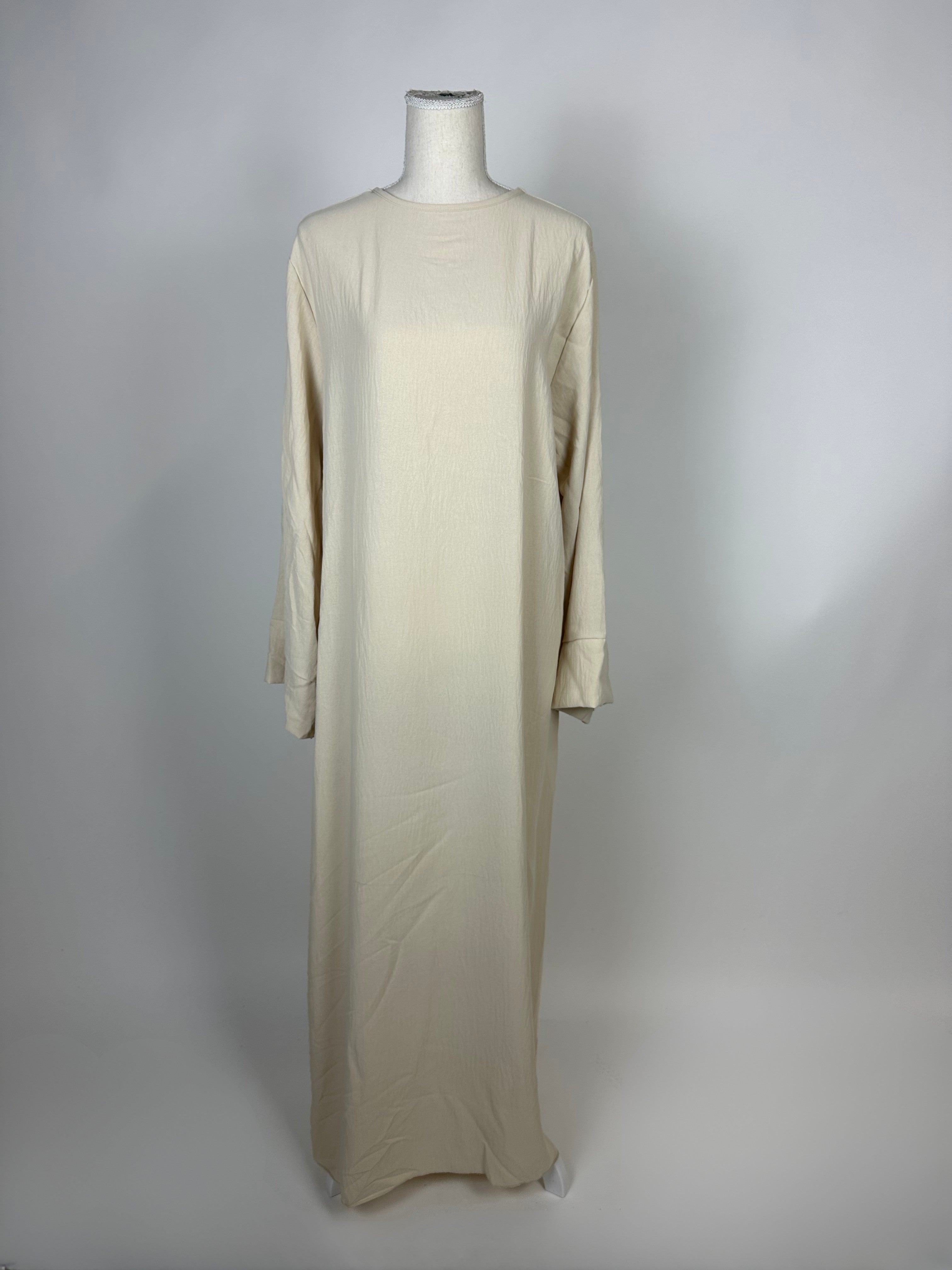 Beige Basic-Abaya aus Jazz-Stoff mit luftigem, bodenlangem Schnitt und langen Ärmeln, Vorderansicht