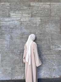 abaya in beige aus polyester, oversized mit weiten Ärmeln, bodenlang – rückansicht