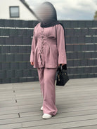 zweiteiler mit hose polyester-elastan mit schnürung vorne und am rücken frontansicht