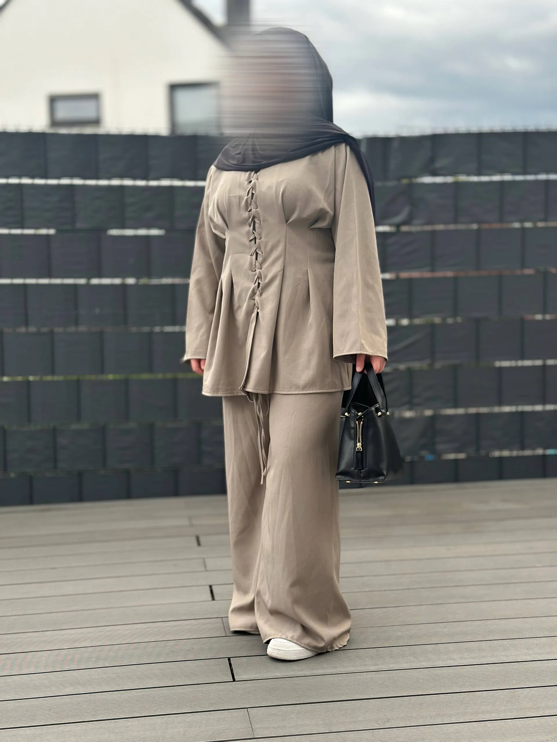 Zweiteiler mit Hose polyester/elastan-mix Schnürung vorne und am Rücken frontansicht