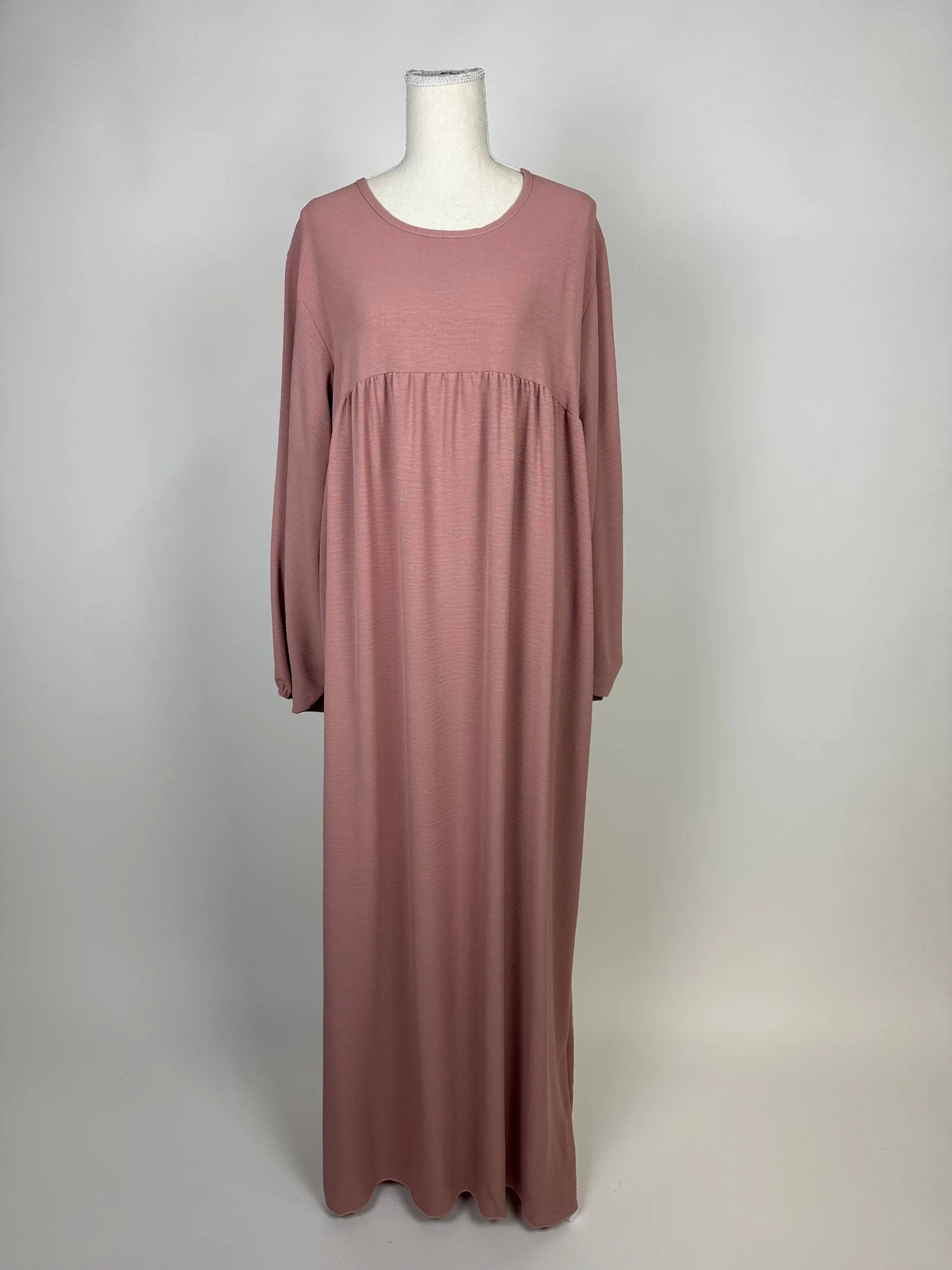 abaya in altrosa aus jazz-stoff mit ballonärmeln, rundhals, frontansicht