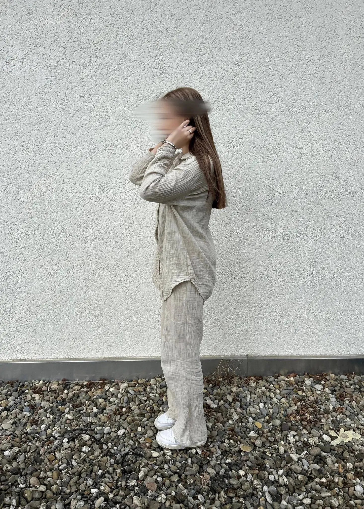 Beiger Musselin-Zweiteiler aus Baumwolle für Modest Fashion mit langer Tunika und Hose, Seitenansicht