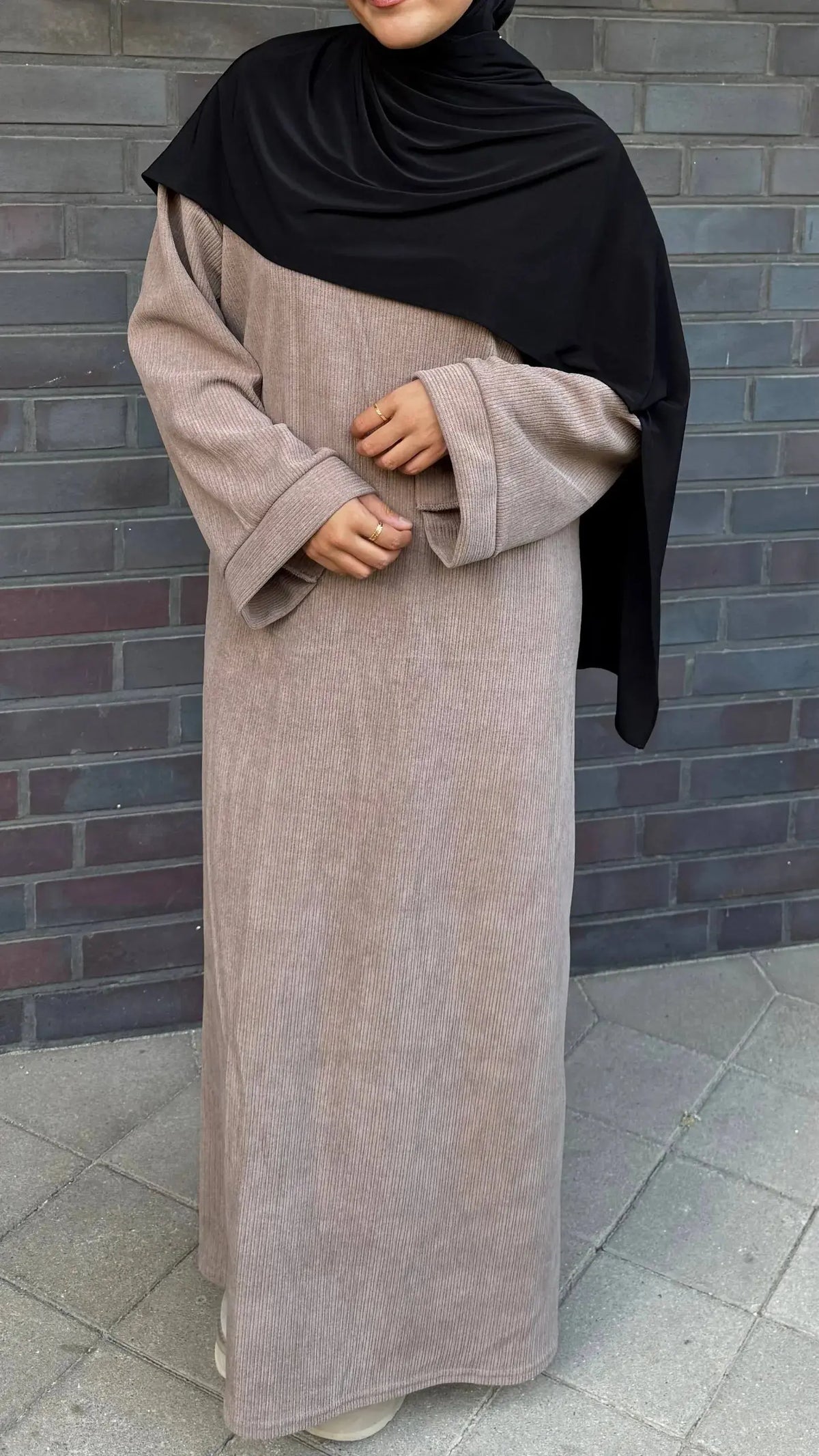 Adea Store Abaya aus Cord – Weit & Weich, 140 cm, Onesize 36–46 – Abaya Store