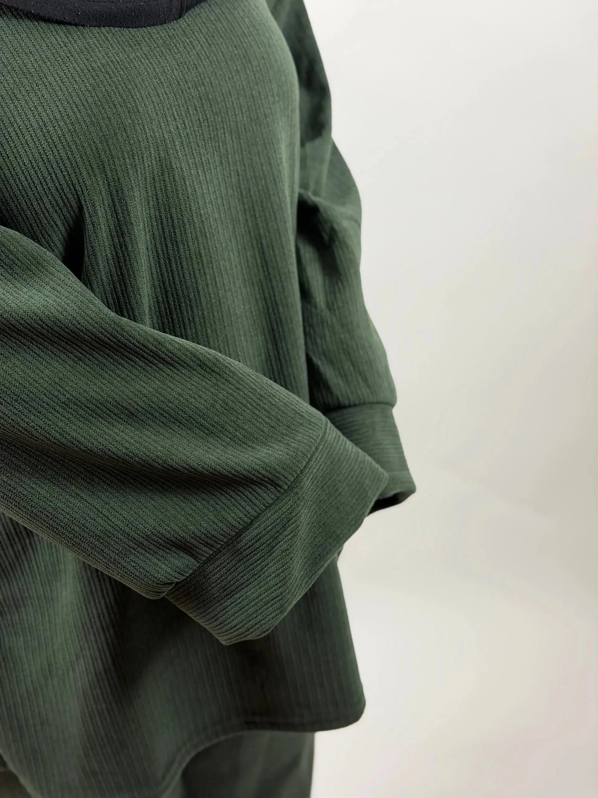 zweiteiler aus cordstoff mit langem oberteil und hose für herbst/winter