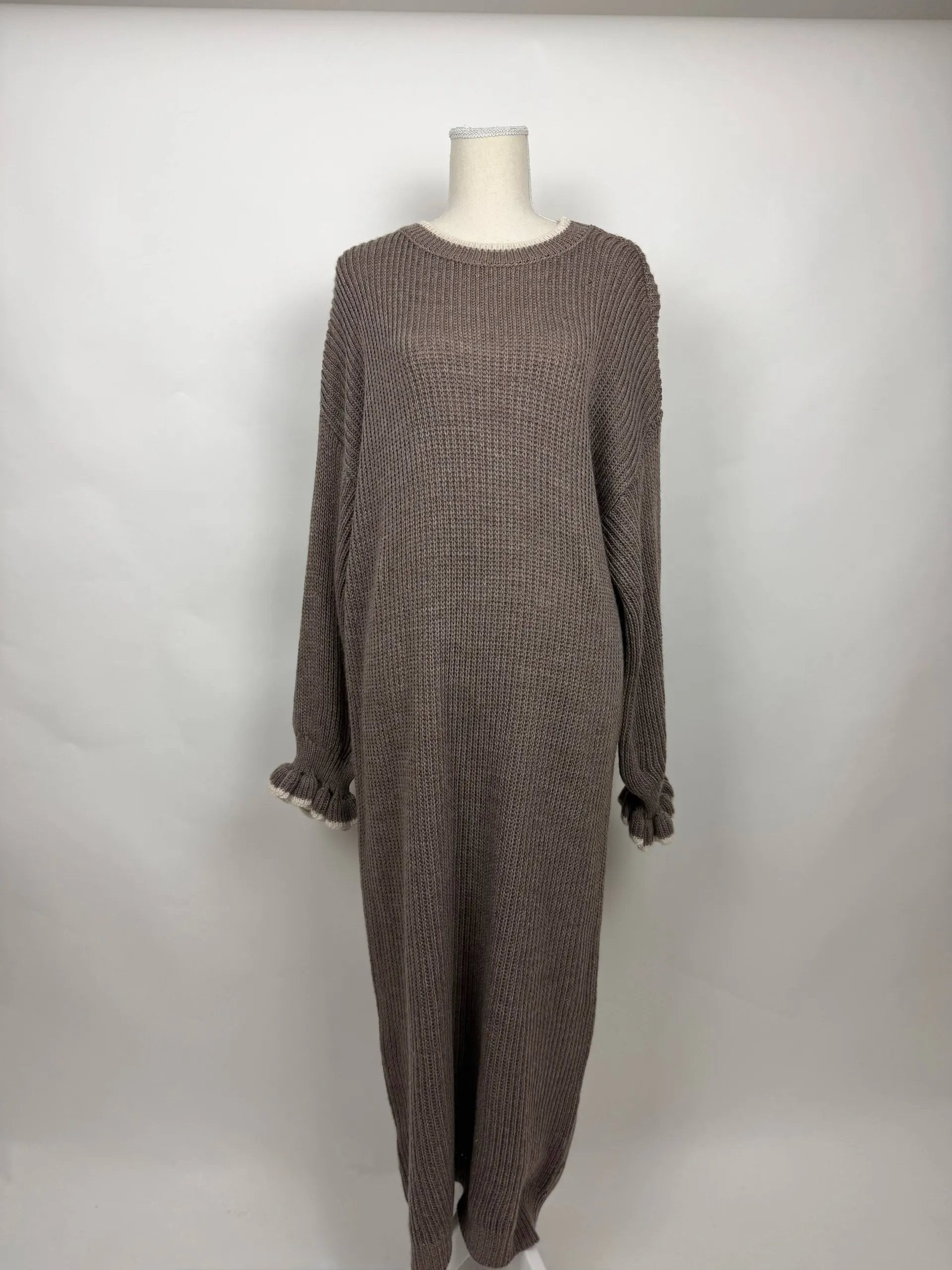 strickkleid aus acryl in maxi-länge