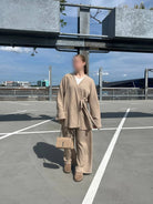 zweiteiler aus cordstoff, langes oberteil und hose, strukturierte rippoptik