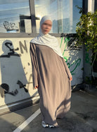 bodenlange abaya aus jazz, luftig mit fließendem fall, frontansicht