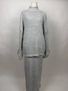 Acryl-Zweiteiler mit langem Rock (110 cm) und Oberteil (80 cm)