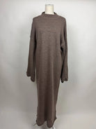 langes strickkleid aus acryl, frontansicht