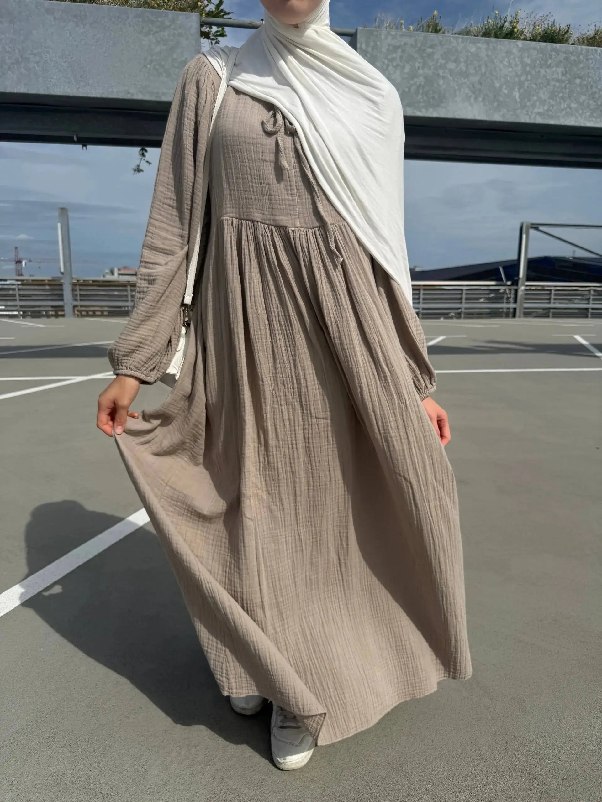 maxikleid aus musselin (100% baumwolle), crinkle-struktur, frontansicht