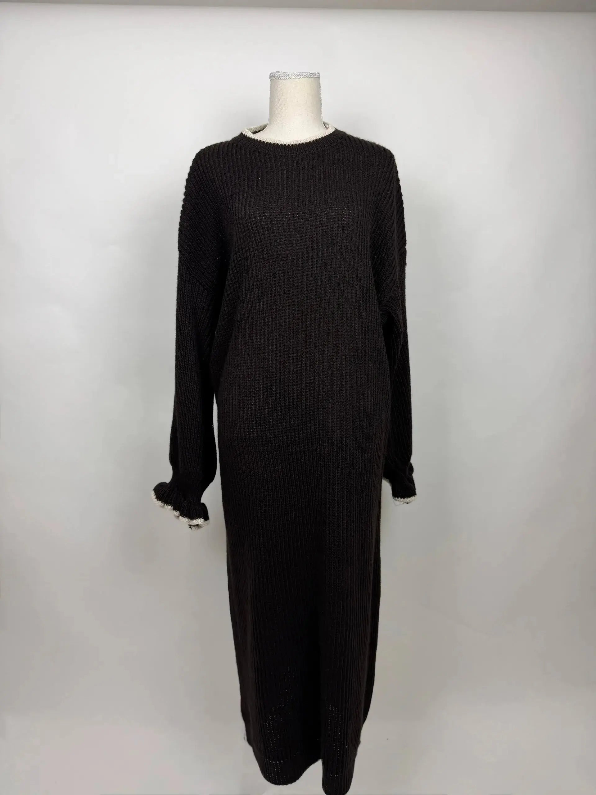 strickkleid aus 100% acryl, 1,35 m lang, one size 34–44