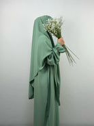 Abaya-Khimar-Set salbeigrün mit Ballonärmeln aus leichtem Jazz-Stoff, weit fallend, Seitenansicht