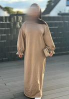 abaya mit rüschen, polyester/viskose/elastan, integrierte hosentaschen, einheitsgröße 34-44, 1,45 m länge, frontansicht