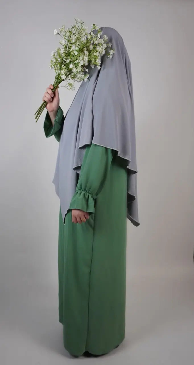 abaya aus jazz-stoff in grün mit rüschenärmeln, seitenansicht