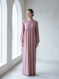 abaya in altrosa aus jazz-stoff mit ballonärmeln, rundhals, frontansicht