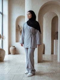 zweiteiler blazer & hose 50% polyester 50% viskose zeitlose silhouette frontansicht