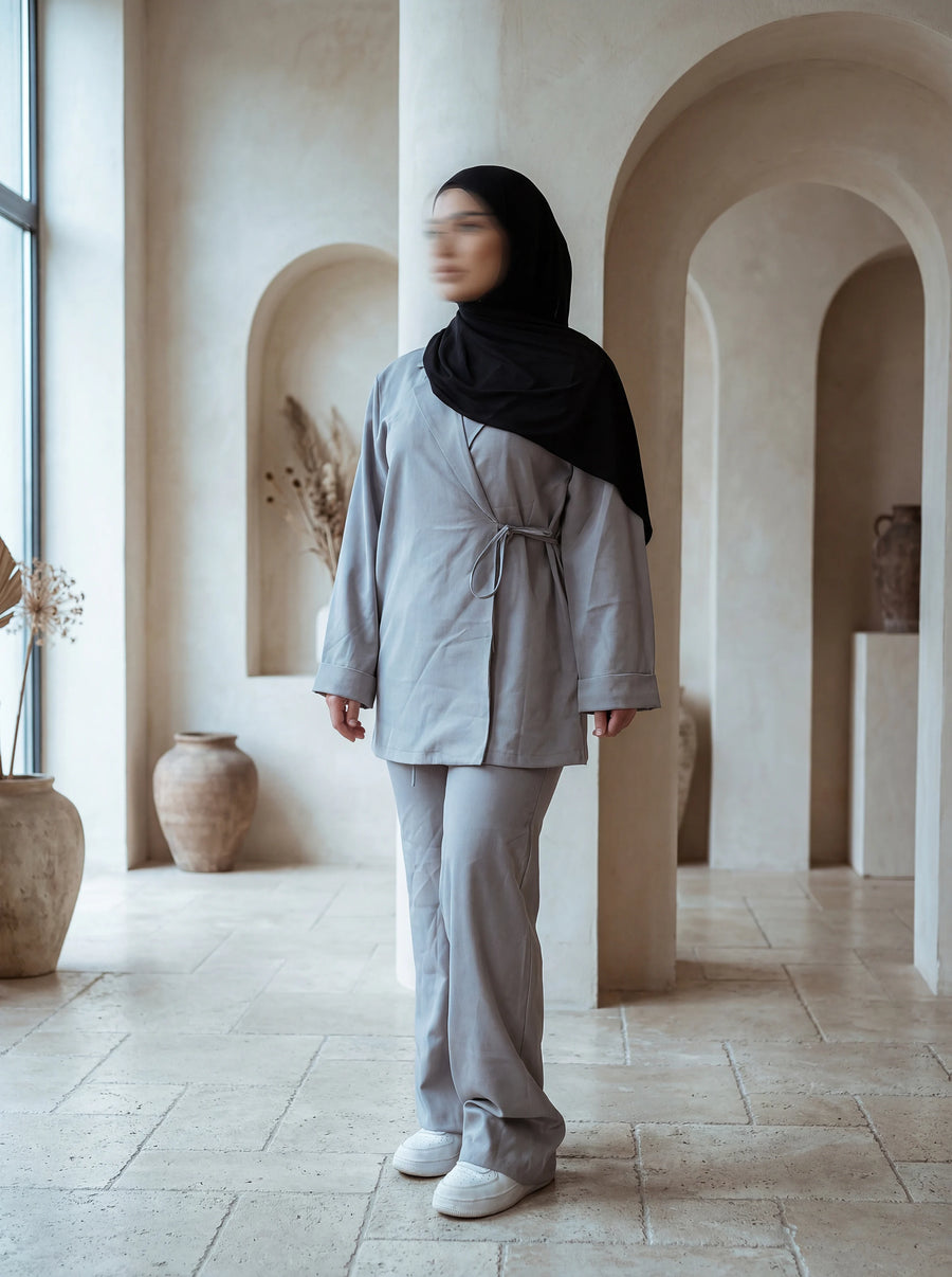 zweiteiler blazer & hose 50% polyester 50% viskose zeitlose silhouette frontansicht