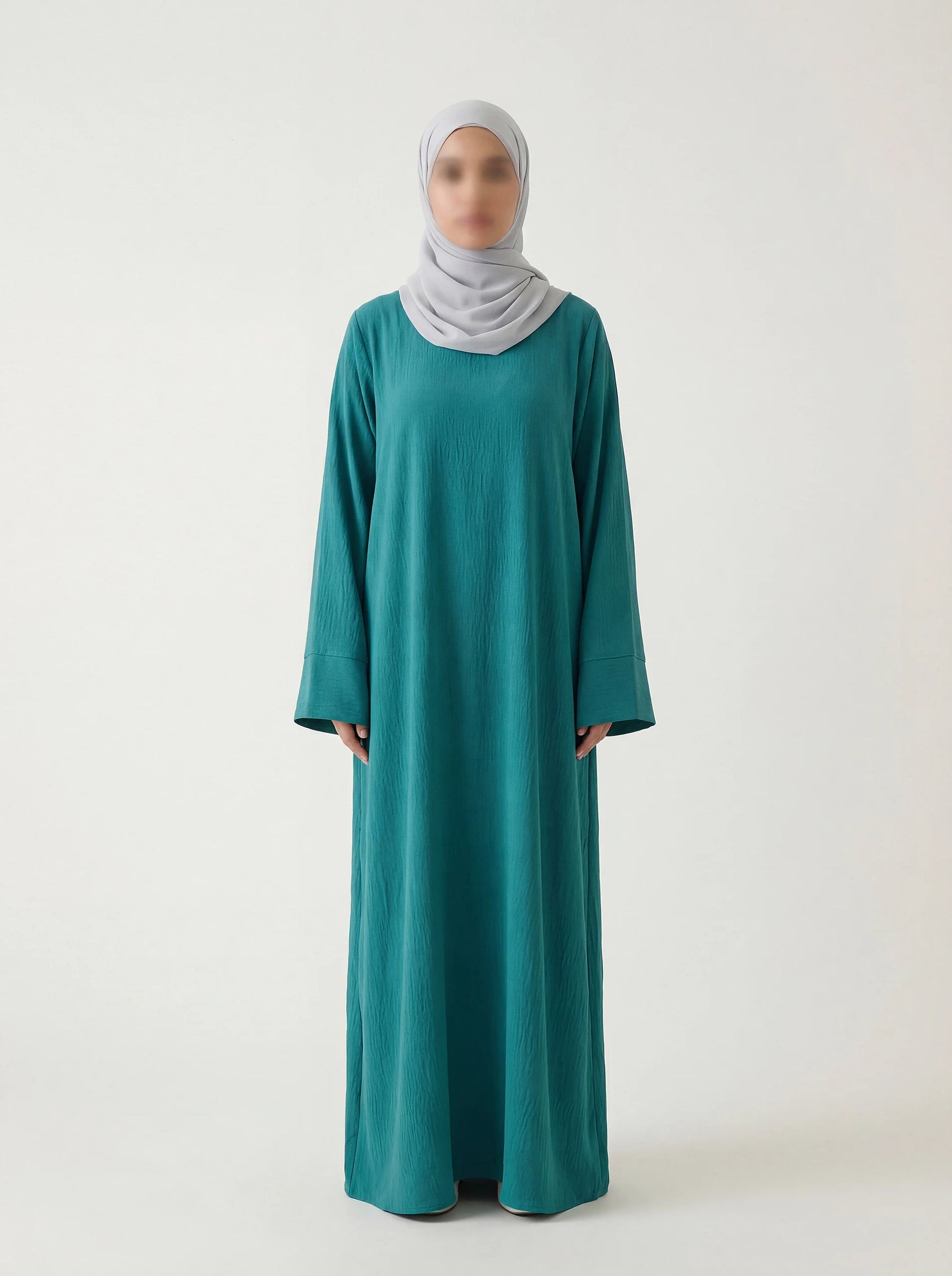 bodenlange abaya mit langen ärmeln und fließendem, luftigem stoff