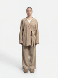 zweiteiler aus cordstoff, langes oberteil und hose, strukturierte rippoptik