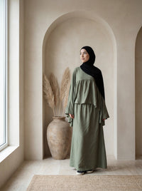 Zweiteiler Liya, viskose/polyester, Oberteil ca. 60 cm; Rock ca. 100 cm, Einheitsgröße 34–46, frontansicht