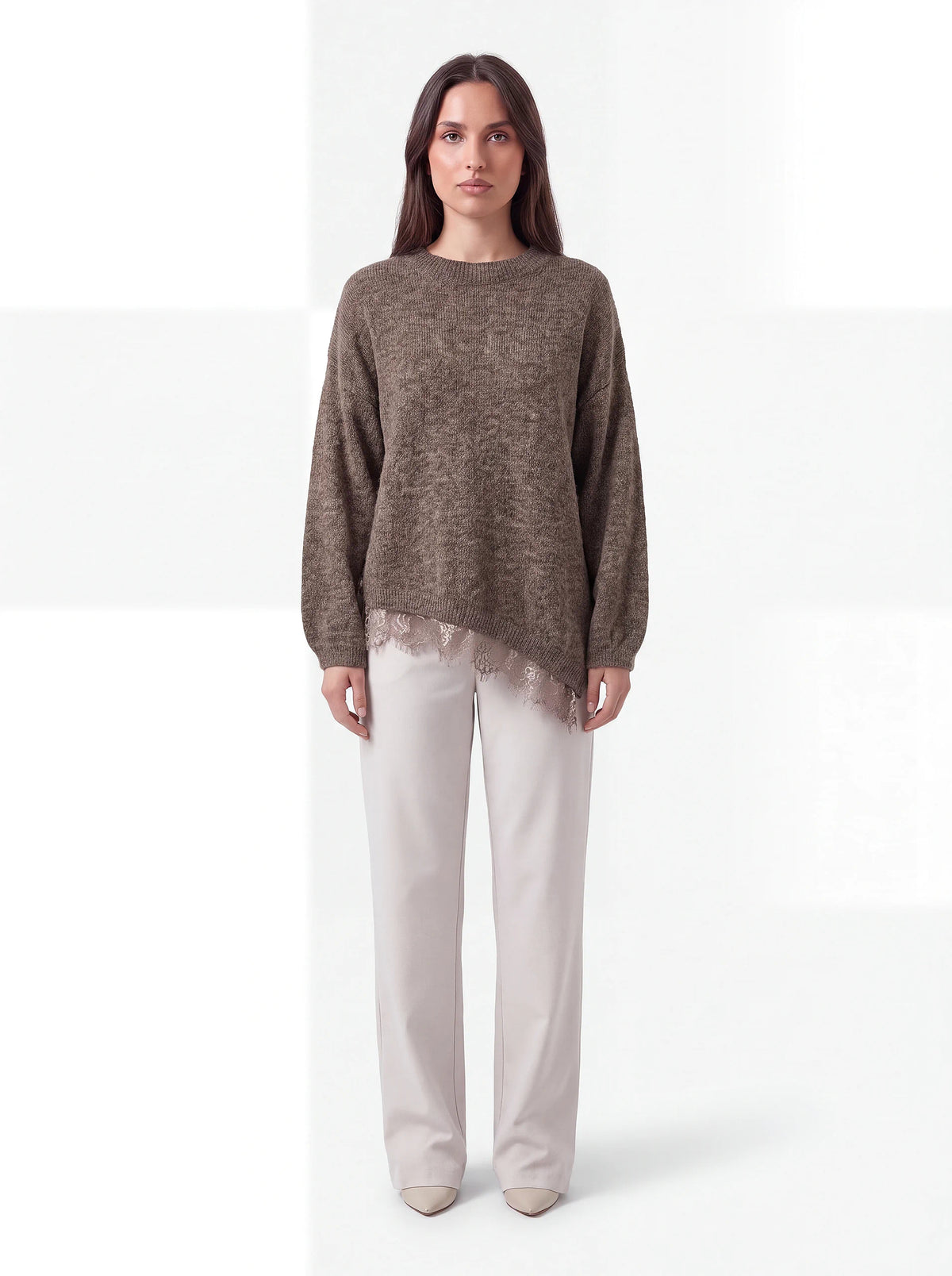 Wollpulli mit Spitze