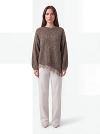 Wollpulli mit Spitze